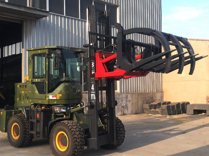 All-terrain off-road forklift, a new choice for handling materials in complex outdoor sites